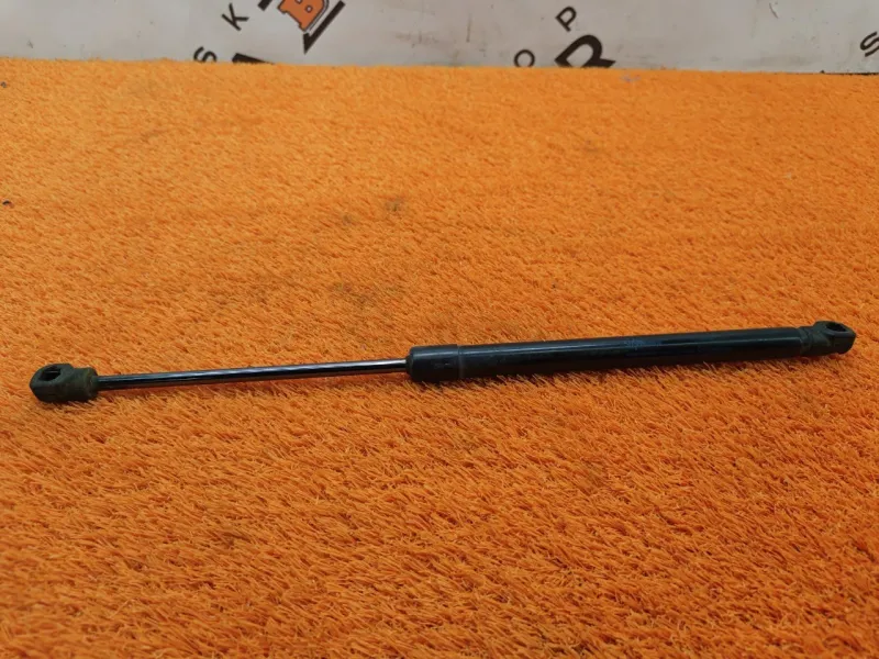 Амортизатор капота