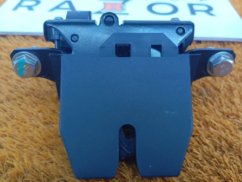 Замок багажника