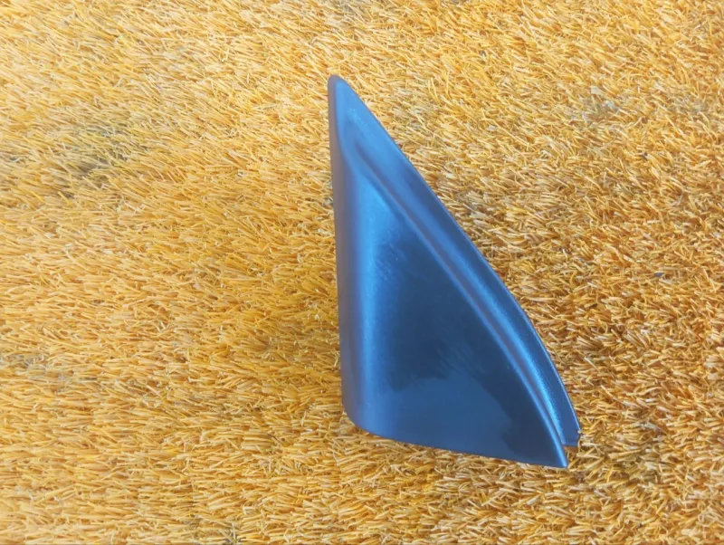 Уголок двери