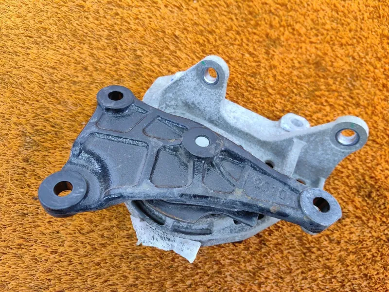 Опора двигателя