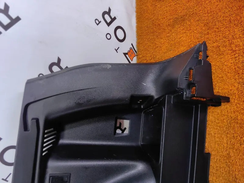 Обшивка багажника