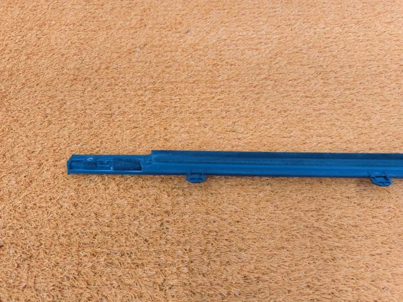 Молдинг стекла