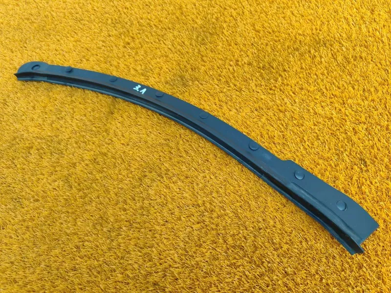 Уплотнитель двери