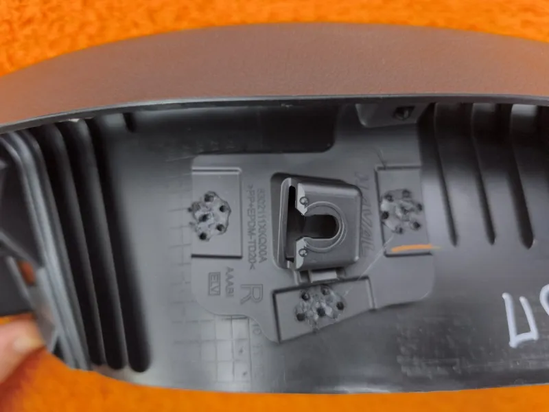 Обшивка крышки багажника