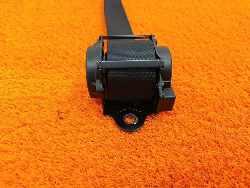 Ремень безопасности