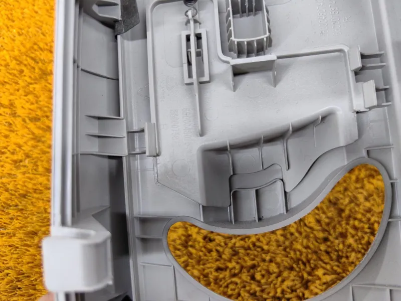 Обшивка центральной стойки