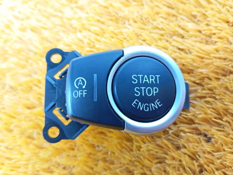 Кнопка запуска двигателя