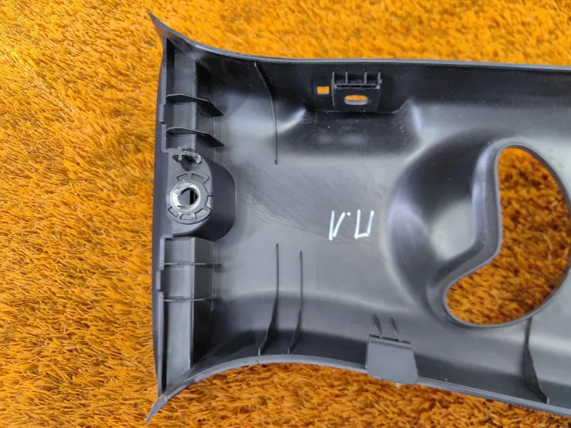 Обшивка центральной стойки