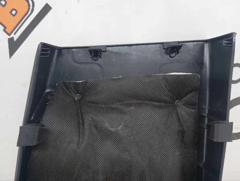 Обшивка центральной стойки