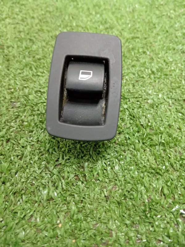 Кнопка стеклоподъемника