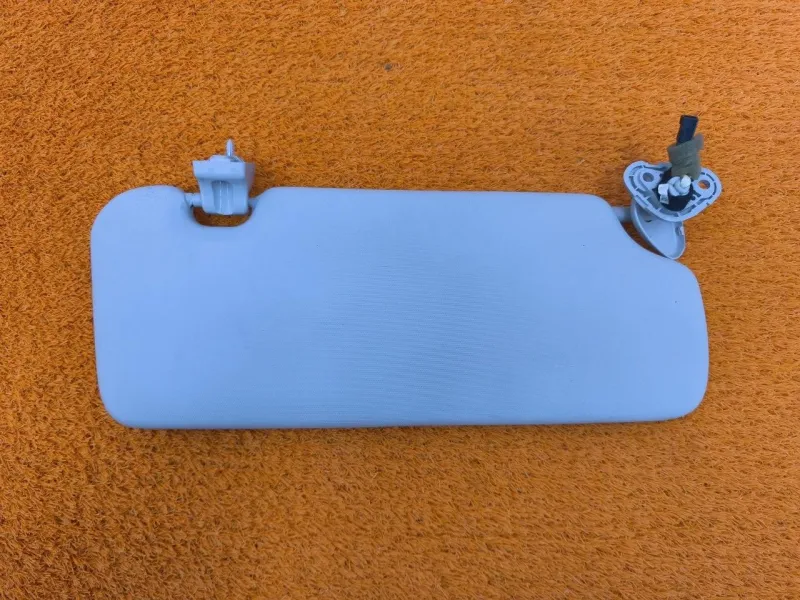 Козырек солнцезащитный