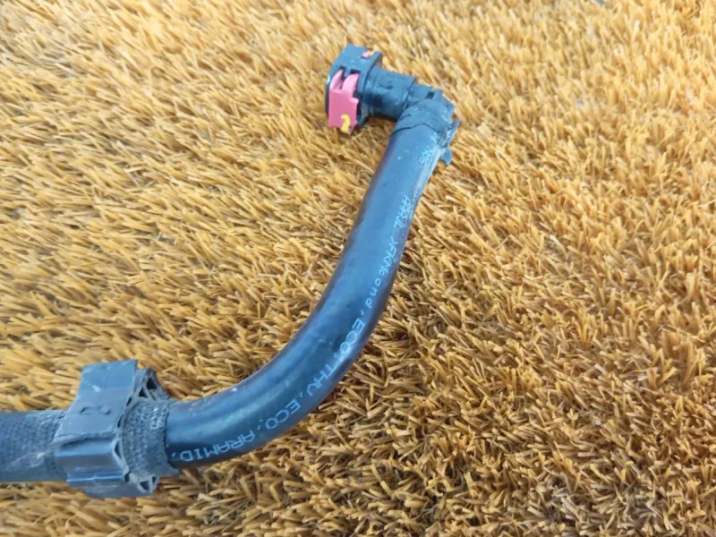 Трубка топливная