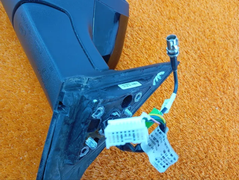 Зеркало боковое