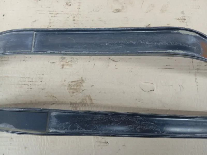 Крепление топливного бака