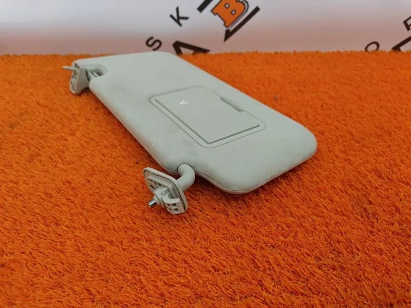 Козырек солнцезащитный