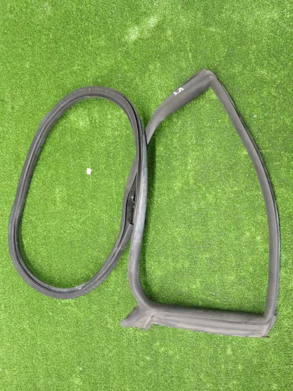 Уплотнитель двери